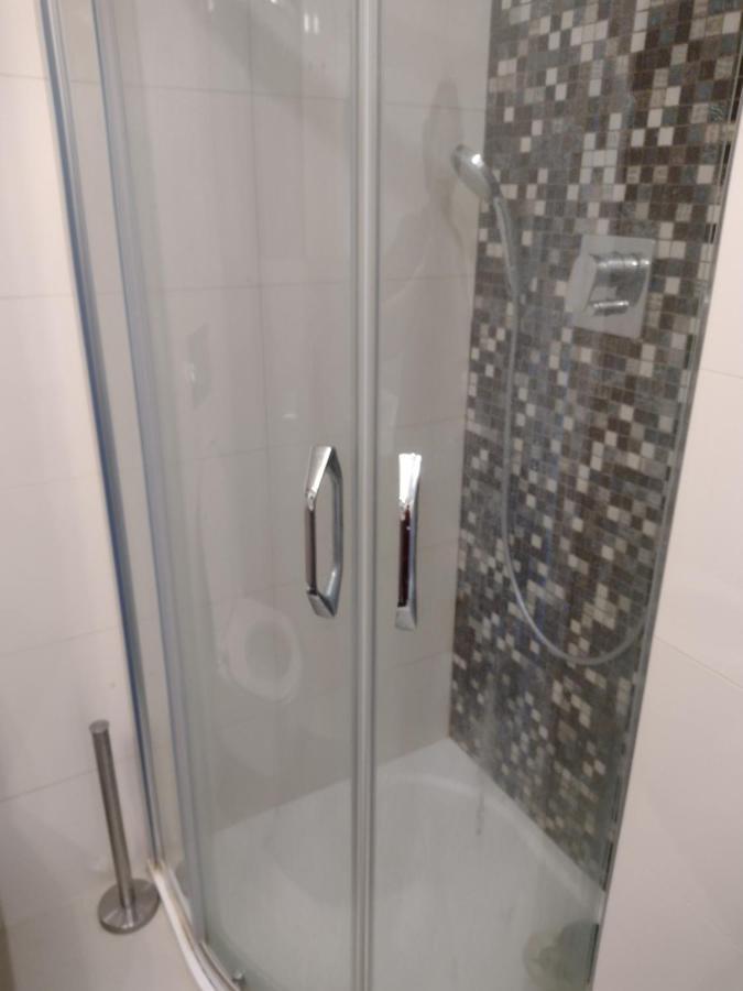 Small Studio City Center Apartment *